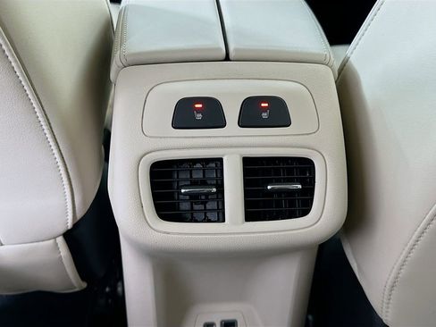 Used 2022 Buick Envision Avenir w/ Technology Package II image 26