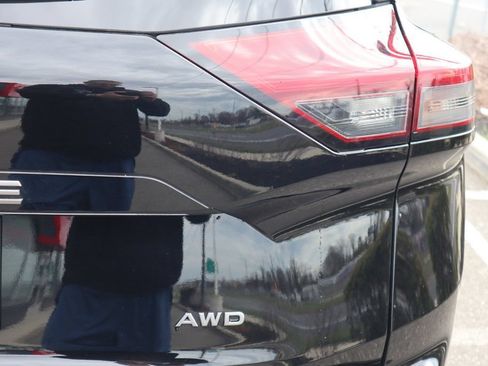 Certified 2023 Nissan Rogue SV AWD/4WD image 30