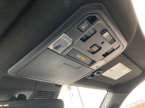 Used 2024 Toyota Tacoma TRD Sport image 27