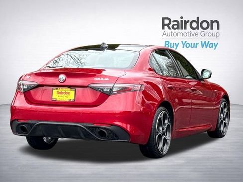 Used 2024 Alfa Romeo Giulia Veloce image 6