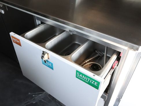 Used 2022 Mercedes-Benz Sprinter 4500 w/ Parking Package image 12