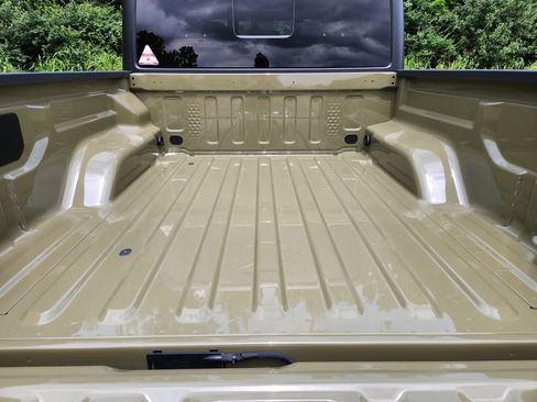 New 2025 Jeep Gladiator Willys image 16