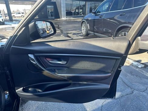 Used 2018 BMW 320i xDrive 320i xDrive image 16