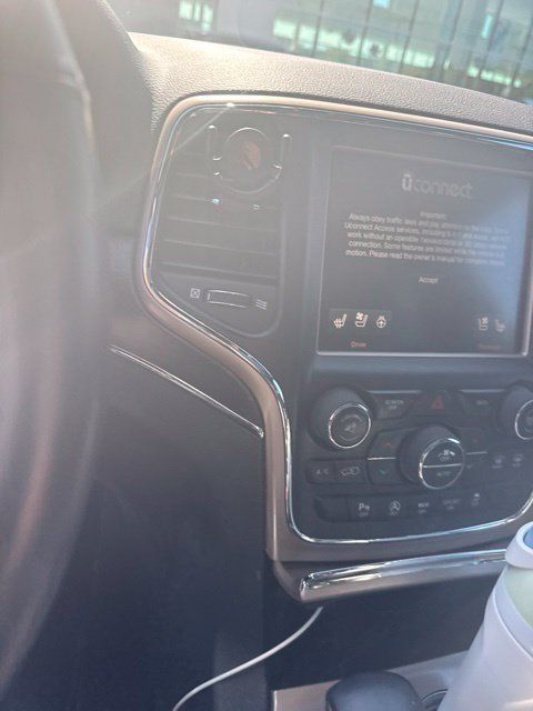 Used 2017 Jeep Grand Cherokee Limited w/ Luxury Group II AWD/4WD image 12