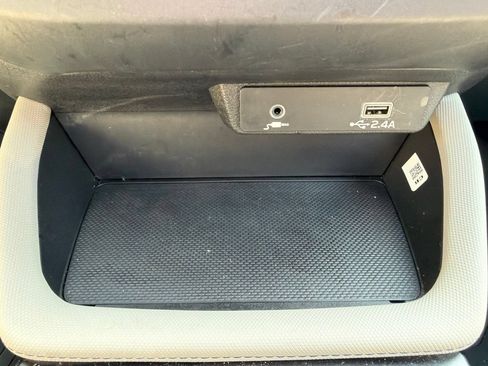 Certified 2026 Subaru Forester AWD/4WD image 32