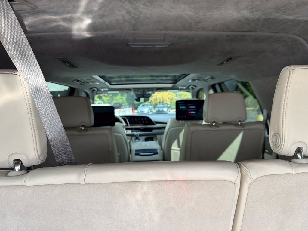 Used 2022 Cadillac Escalade ESV Sport Platinum AWD/4WD image 23
