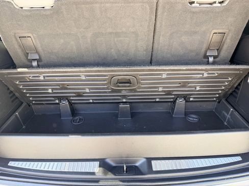 Used 2019 Chevrolet Tahoe LT image 16