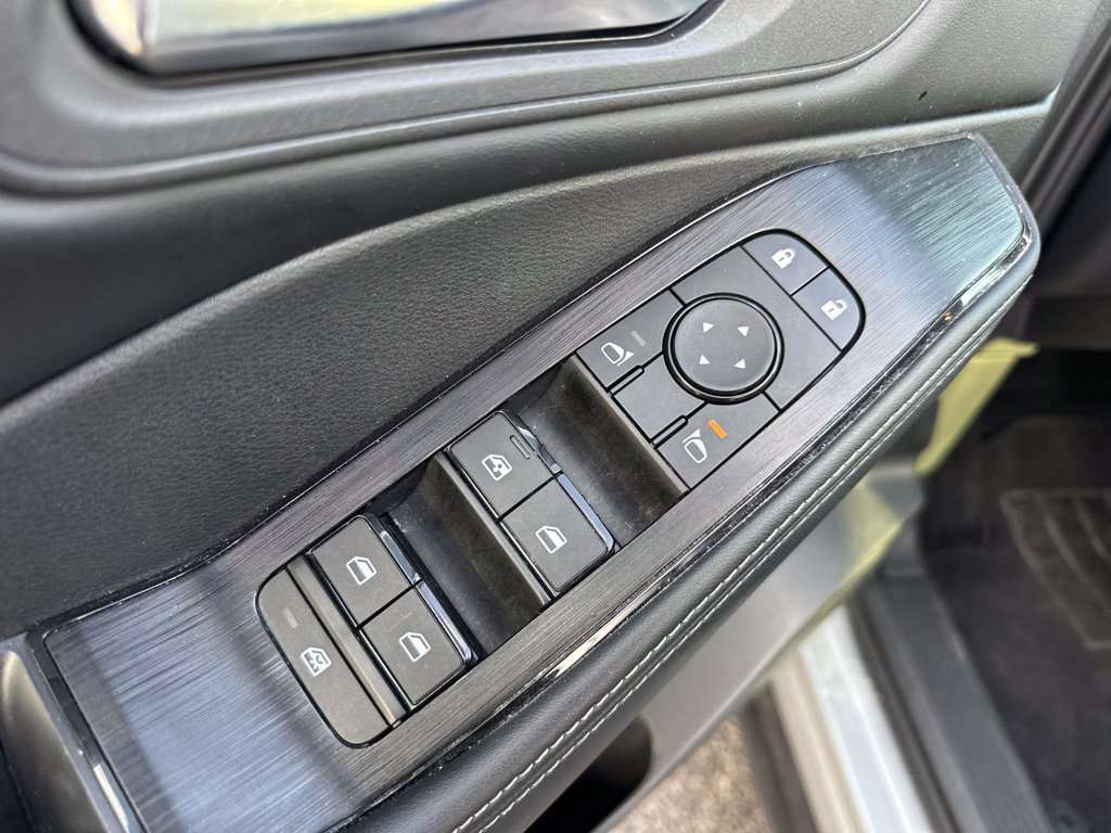 Certified 2025 Nissan Rogue SV AWD/4WD image 9