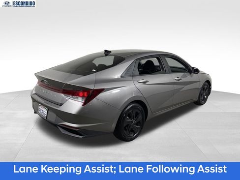 Used 2022 Hyundai Elantra SEL w/ Cargo Package FWD image 5