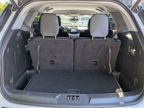 Used 2022 Ford Explorer XLT w/ Equipment Group 202A RWD image 14