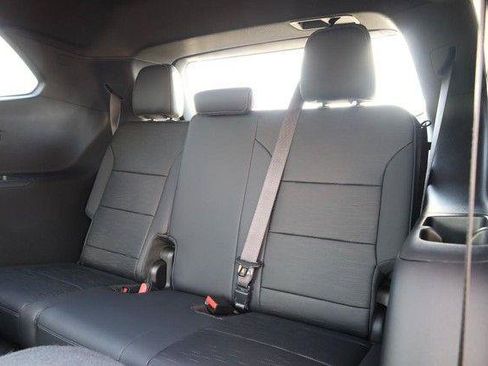 Used 2025 Buick Enclave Sport Touring w/ Power Package FWD image 28