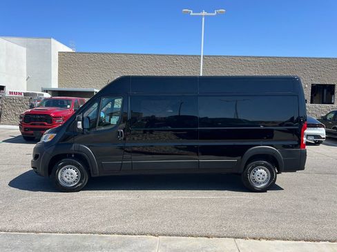 New 2026 RAM ProMaster 2500 w/ Crew Van Package FWD image 3