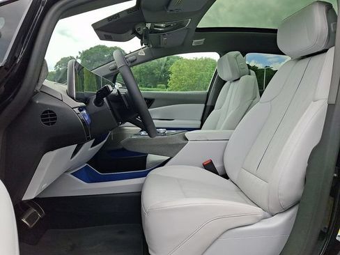 Certified 2025 Cadillac Optiq Luxury 2 AWD/4WD image 12