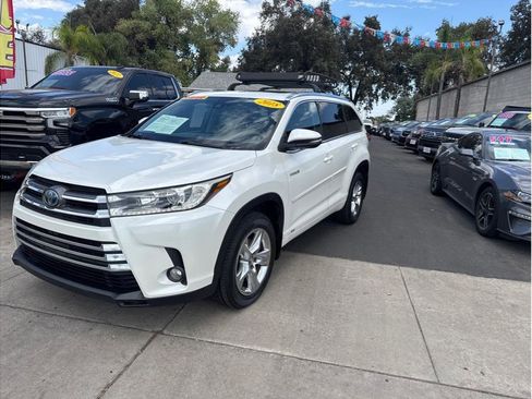 Used 2018 Toyota Highlander Limited AWD/4WD image 1