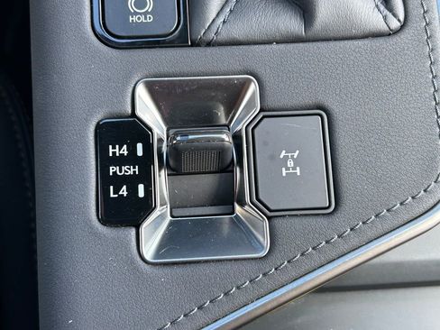 Used 2025 Lexus GX 550 AWD/4WD image 32