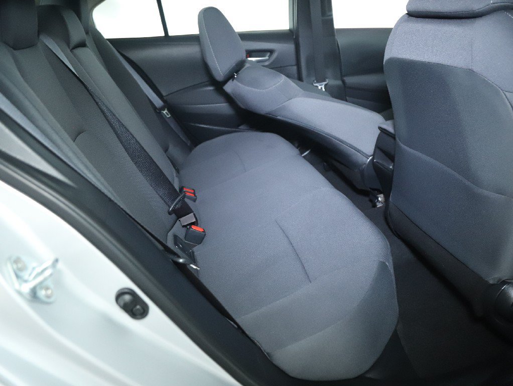 Used 2021 Toyota Corolla LE w/ Carpet Mat Package (TMS) FWD image 30