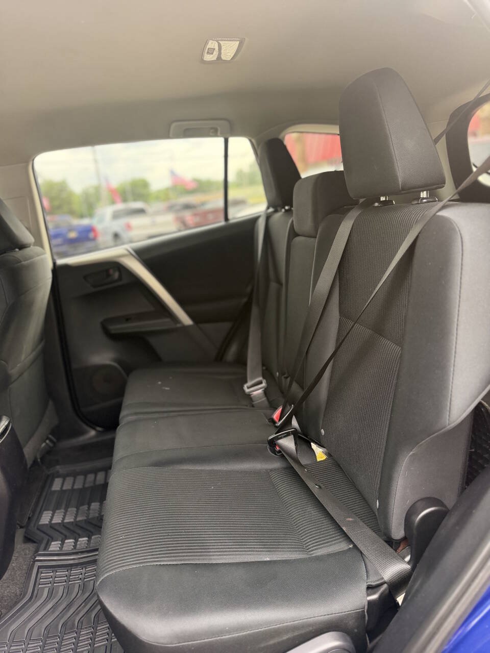 Used 2015 Toyota RAV4 LE FWD image 25