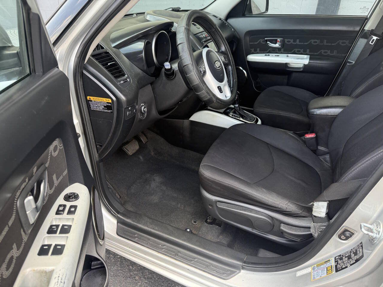Used 2012 Kia Soul + w/ Audio Pkg FWD image 10