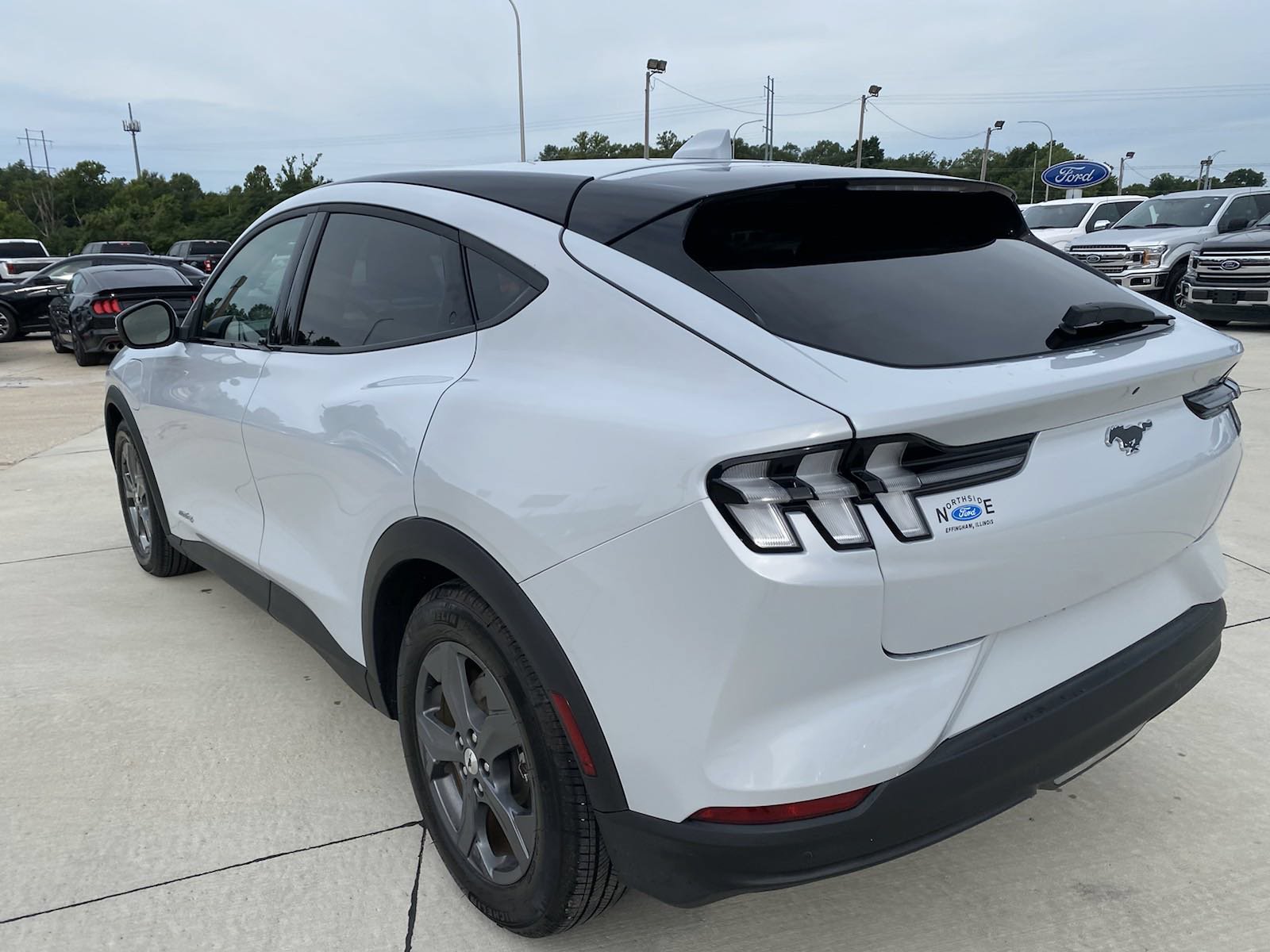 Used 2021 Ford Mustang Mach-E Select AWD/4WD image 4