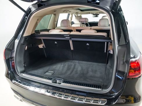 Used 2024 Mercedes-Benz GLS 580 4MATIC image 32