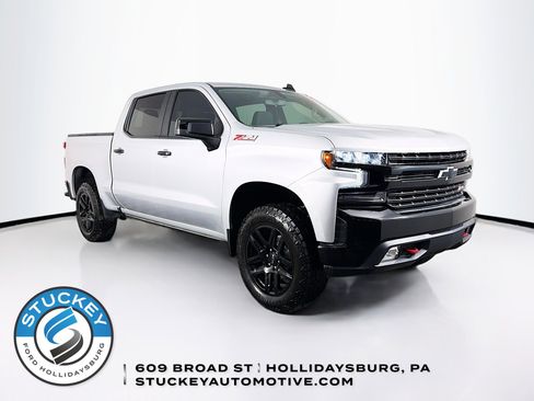 Used 2022 Chevrolet Silverado 1500 LT Trail Boss w/ Convenience Package II image 1