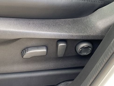 Used 2025 Subaru Ascent Bronze Edition image 16