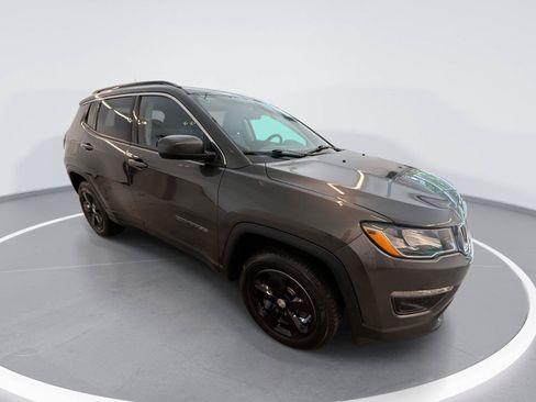 Used 2019 Jeep Compass Latitude AWD/4WD image 1