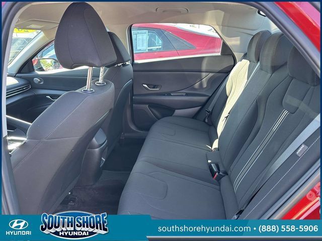 Certified 2024 Hyundai Elantra SEL FWD image 12