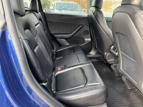 Used 2021 Tesla Model Y Long Range image 14