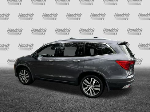 Used 2017 Honda Pilot Touring image 6