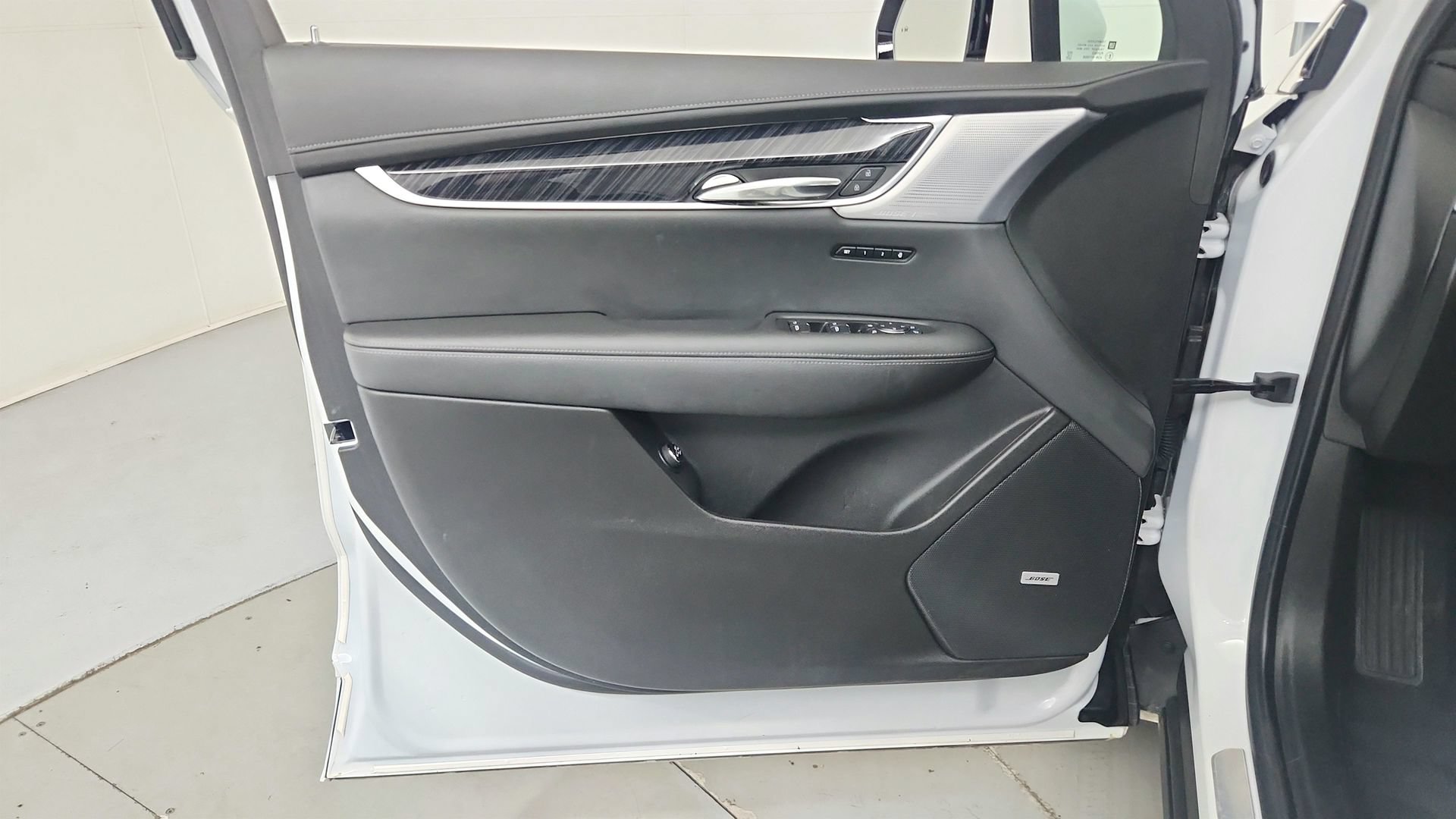 Certified 2024 Cadillac XT6 Premium Luxury w/ LPO, Floor Liner Package AWD/4WD image 16
