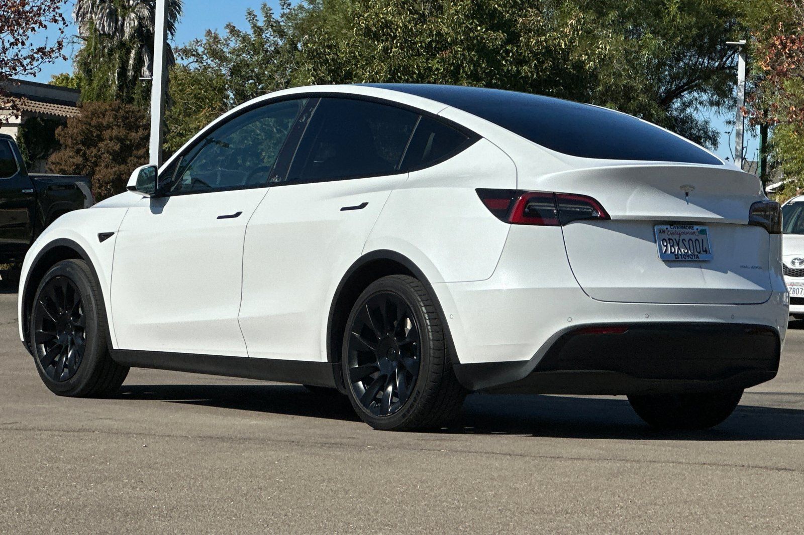 Used 2022 Tesla Model Y Long Range AWD/4WD image 6