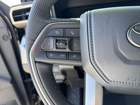 Used 2025 Toyota Tacoma SR5 image 28