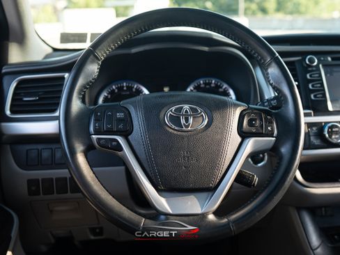 Used 2016 Toyota Highlander XLE image 21