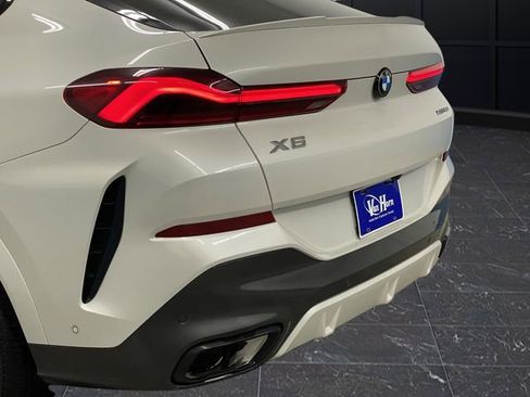 Used 2022 BMW X6 xDrive40i w/ M Sport Package image 39