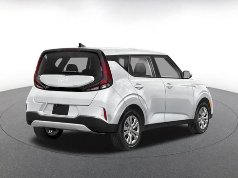 Used 2025 Kia Soul LX w/ LX Technology Package FWD image 2