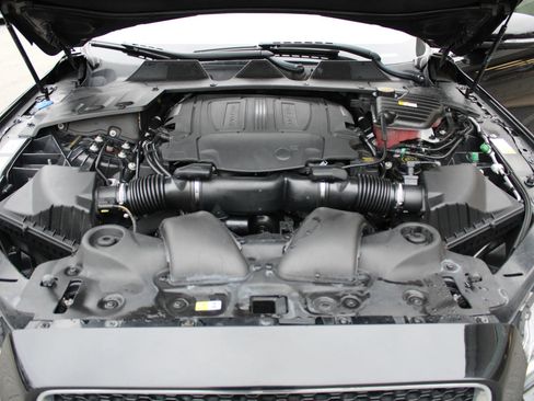 Used 2017 Jaguar XJ R-Sport image 30