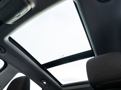 Used 2021 Chevrolet Equinox LT image 23