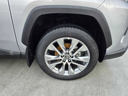 Certified 2025 Toyota RAV4 XLE Premium image 9