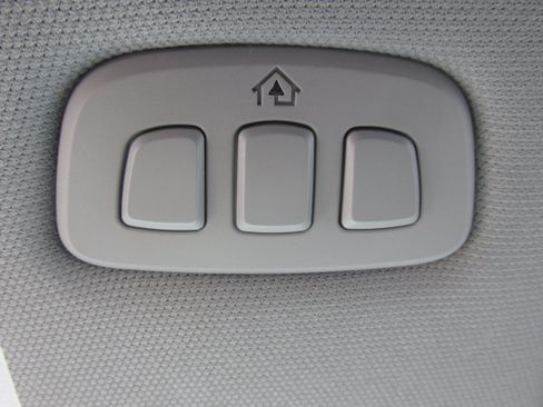 Used 2023 Ford Explorer XLT w/ Equipment Group 202A AWD/4WD image 43