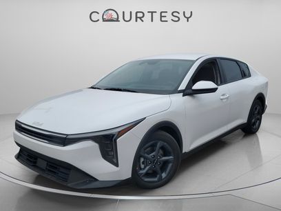 New 2025 Kia K4 LXS