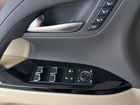Used 2021 Lexus LX 570 4WD w/ Luxury Package image 3