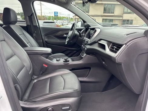 Used 2024 GMC Terrain SLT AWD/4WD image 16