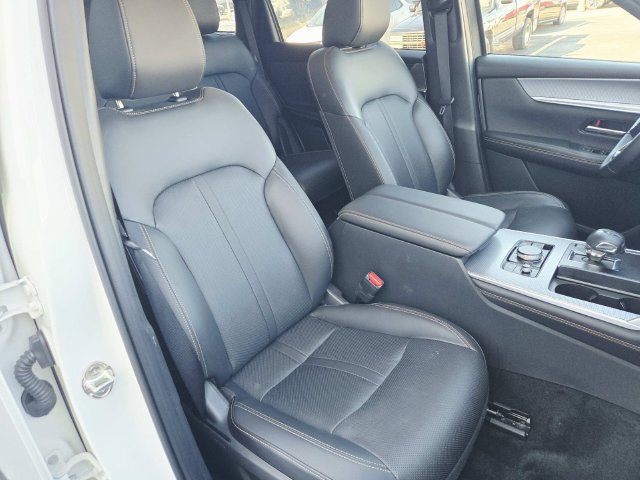 Certified 2026 MAZDA CX-90 3.3 Turbo w/ Preferred Package AWD/4WD image 15