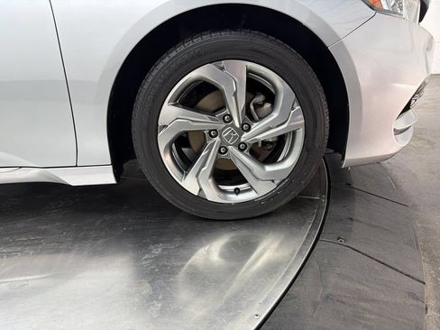 Used 2020 Honda Accord EX image 9