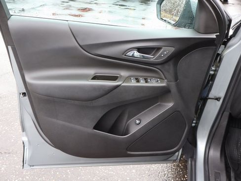 Used 2023 Chevrolet Equinox LT image 22