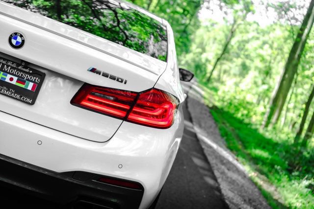Used 2020 BMW M550i xDrive w/ Dynamic Handling Package AWD/4WD image 12