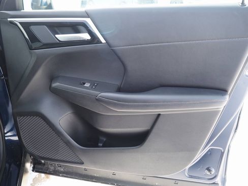 Used 2024 Mitsubishi Outlander 4WD Plug-In Hybrid image 37