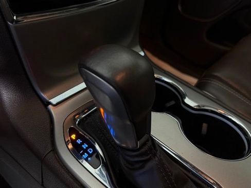 Used 2019 Jeep Grand Cherokee Overland image 16