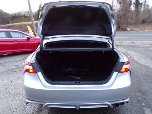 Used 2021 Toyota Camry SE w/ Convenience Package image 37